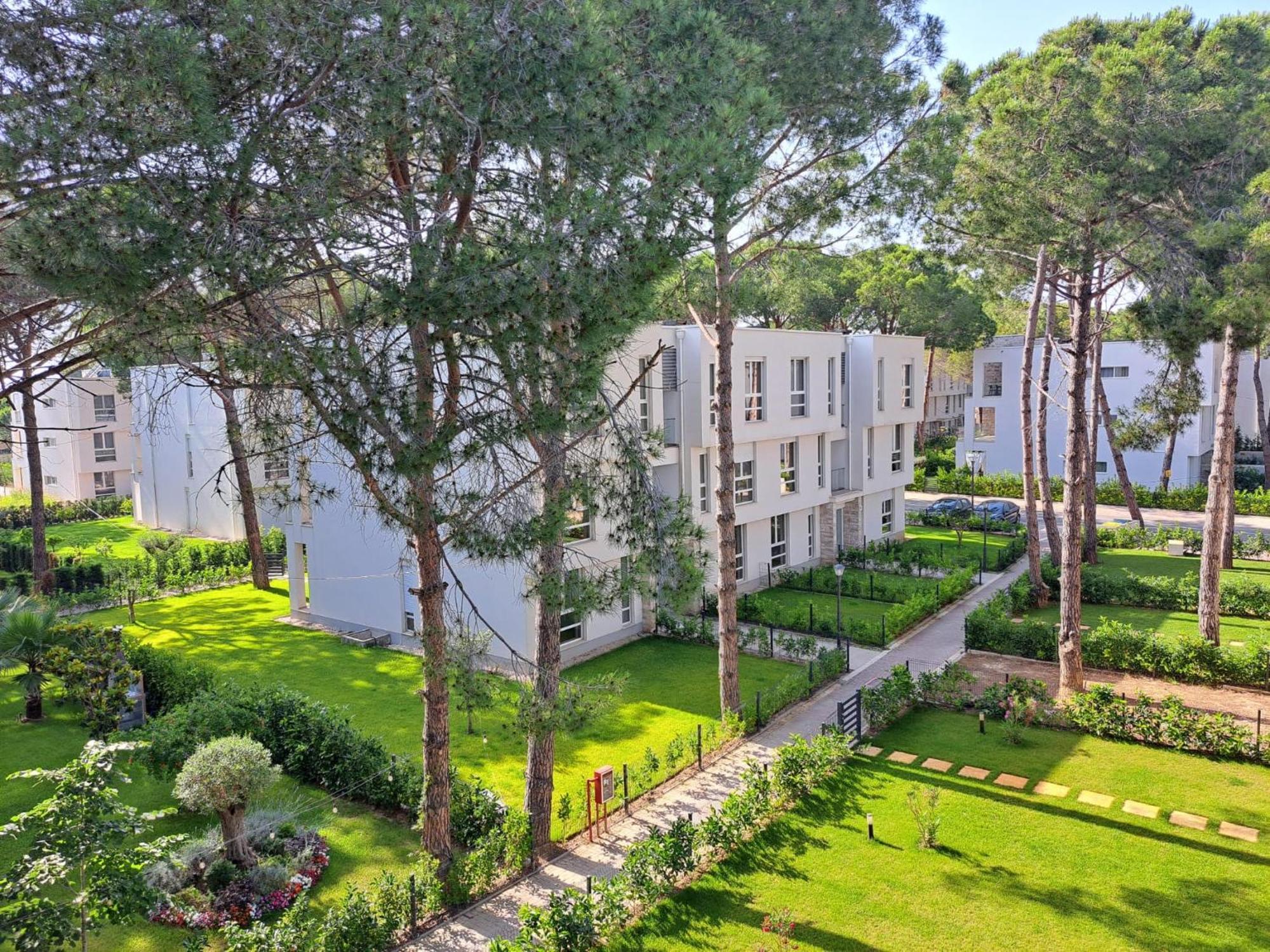 M&E Premium Apartments - San Pietro Durrës Extérieur photo